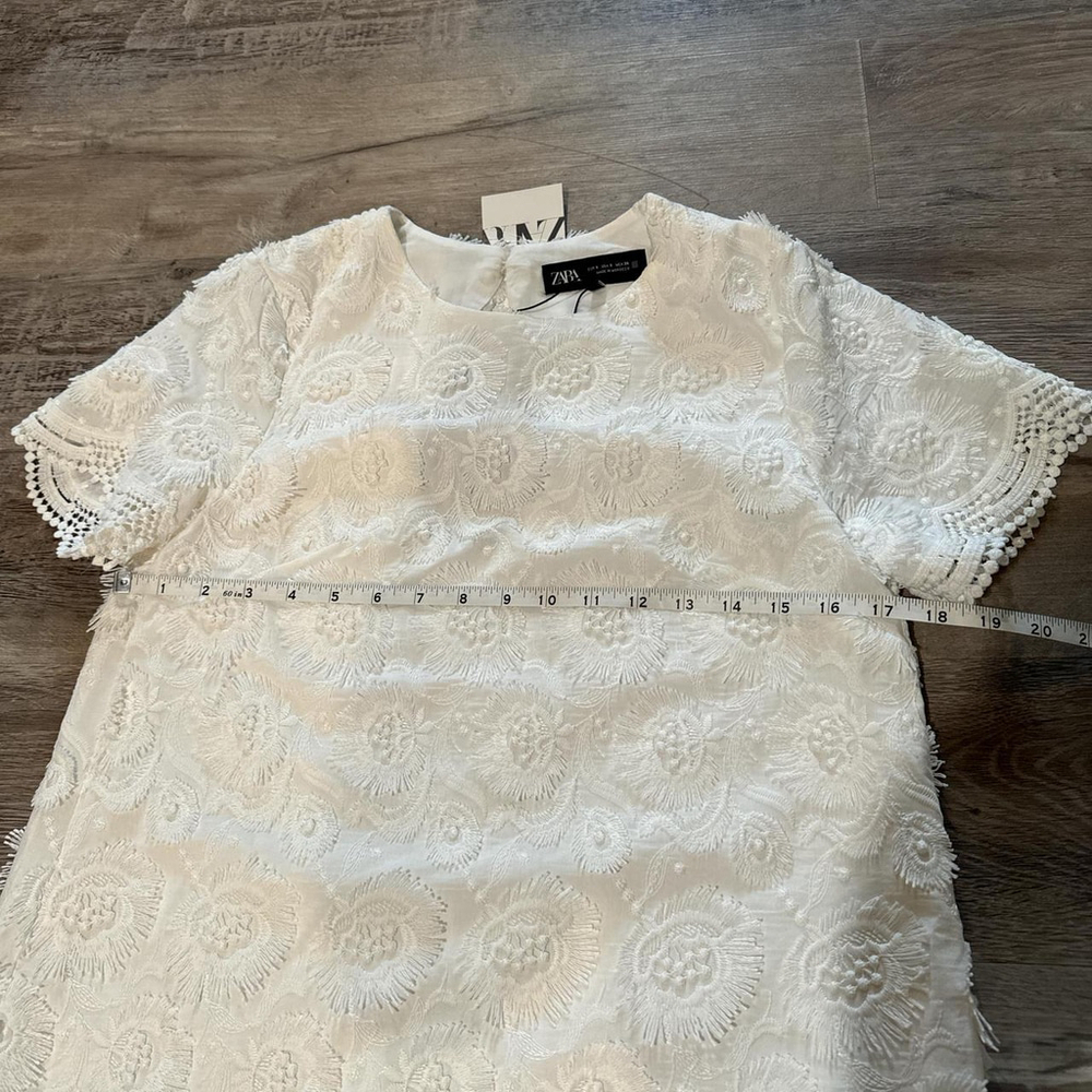 dresses - Picture 2 of 8